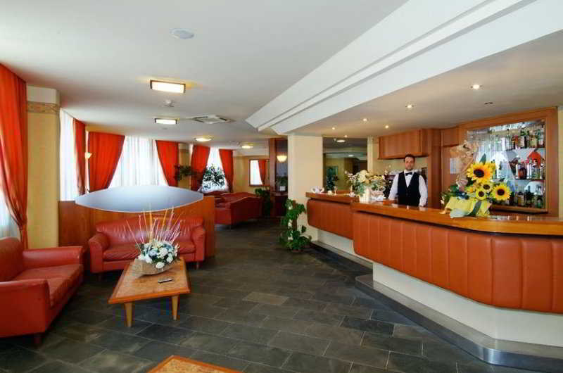 Grand Eurhotel Montesilvano Marina Exteriör bild