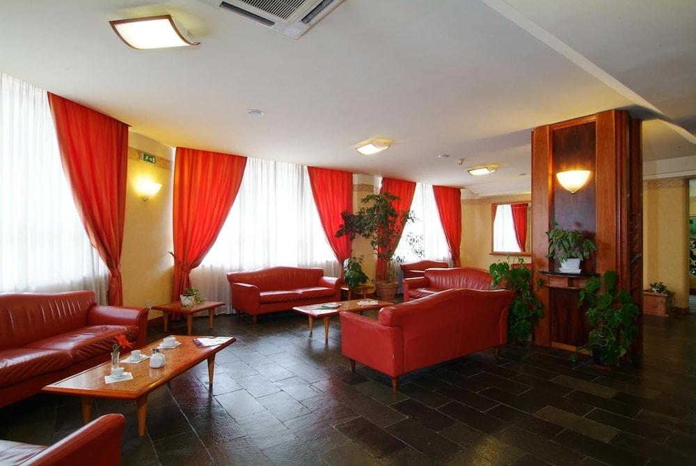 Grand Eurhotel Montesilvano Marina Exteriör bild