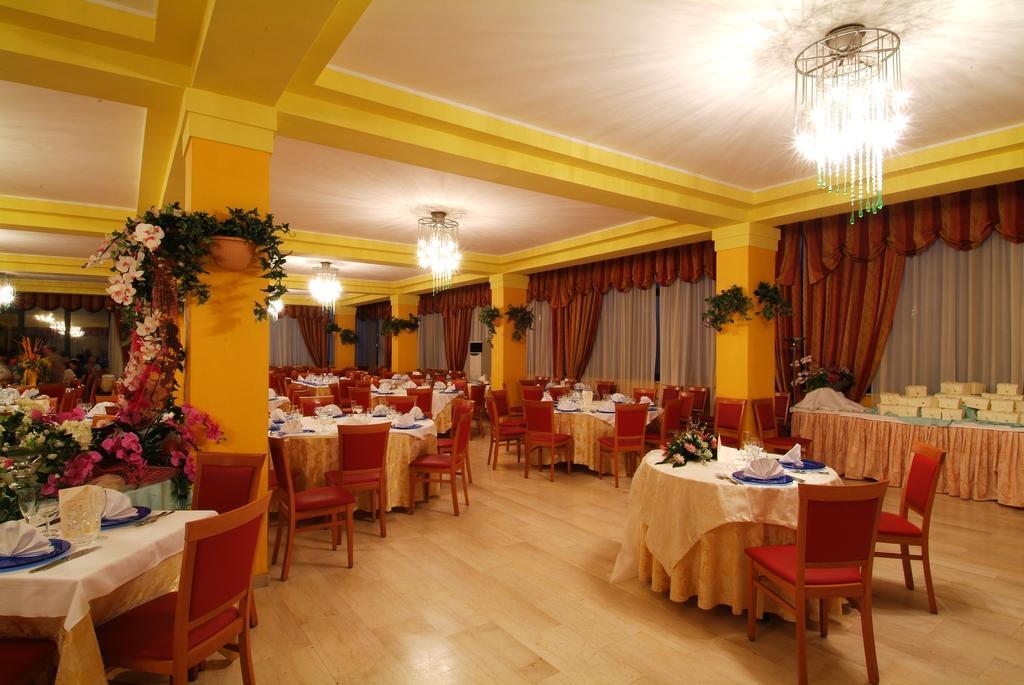 Grand Eurhotel Montesilvano Marina Exteriör bild