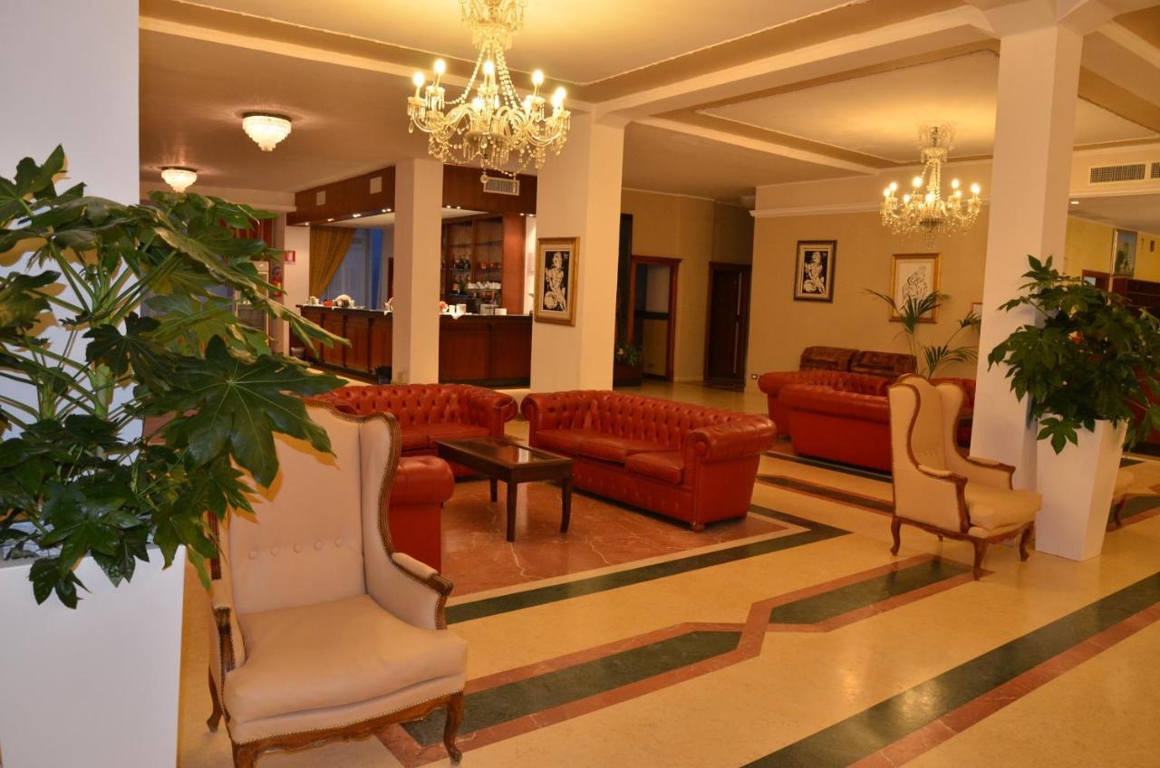 Grand Eurhotel Montesilvano Marina Exteriör bild