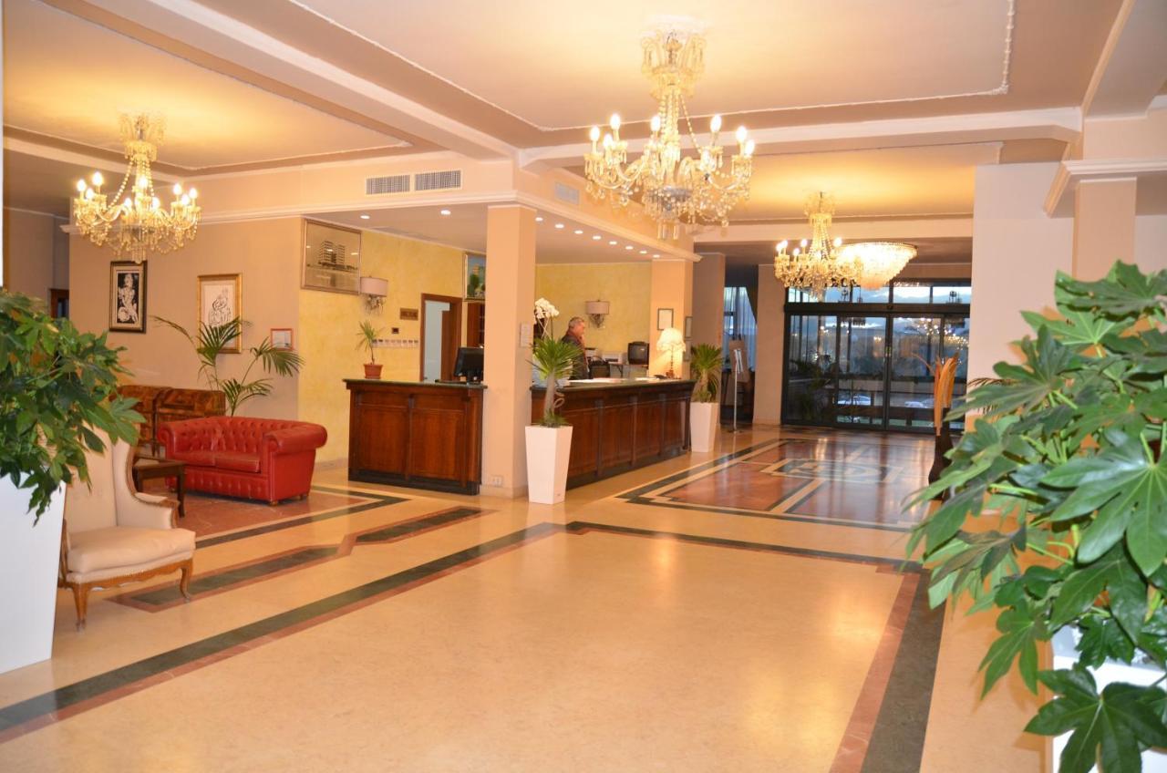 Grand Eurhotel Montesilvano Marina Exteriör bild