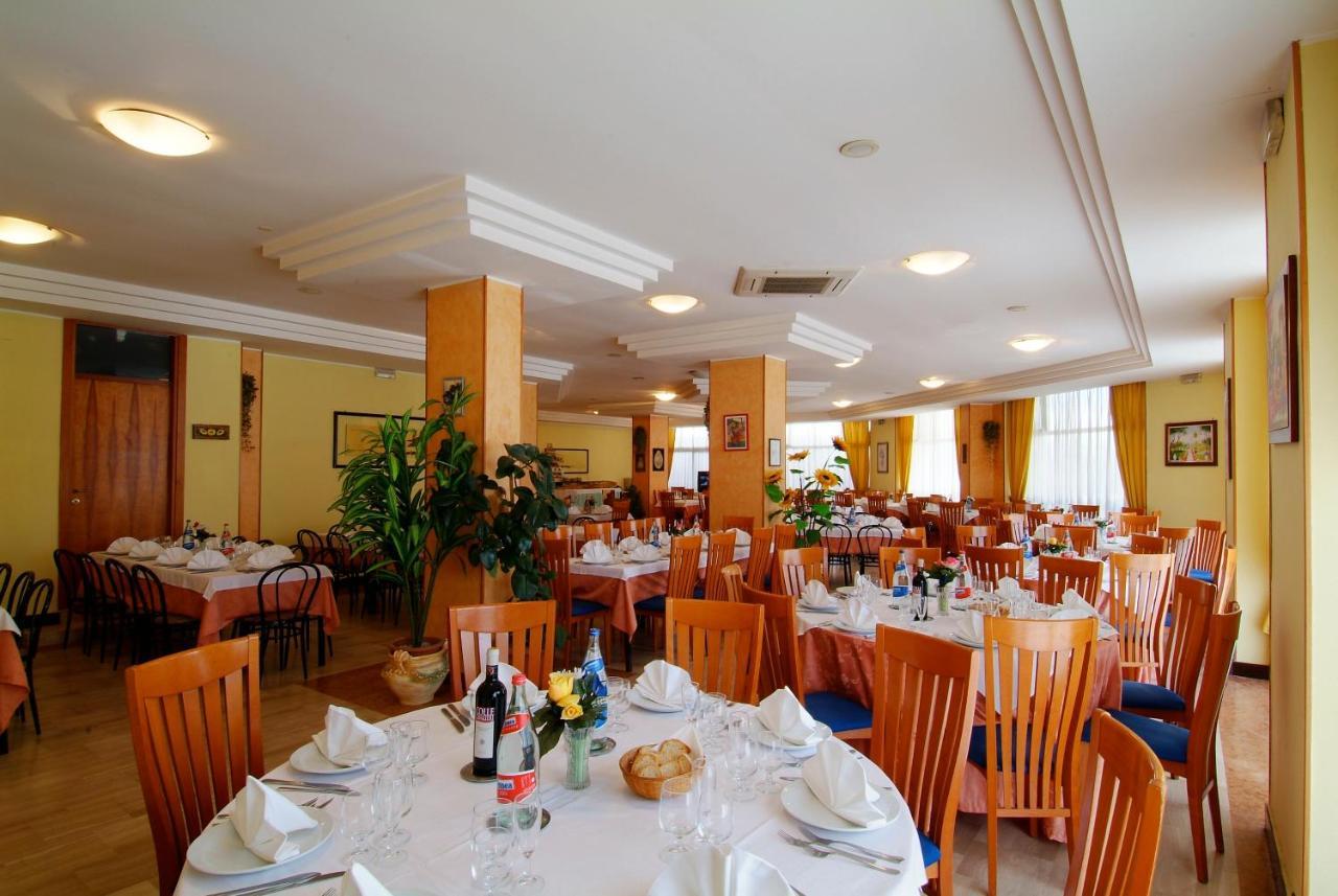 Grand Eurhotel Montesilvano Marina Exteriör bild